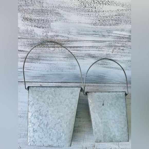 *Washed Metal Sunflower & Bee Wall Buckets Set of 2 - Picture 8 of 11